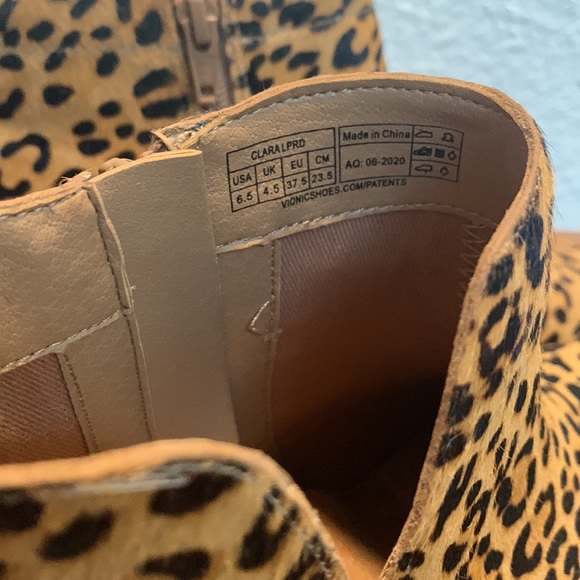 Vionic Clara Leopard Print Booties Size 6.5 - Picture 3 of 7